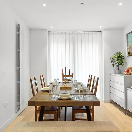 Khayat Homes - The Great Escape - 3 Bed Luxury Apt